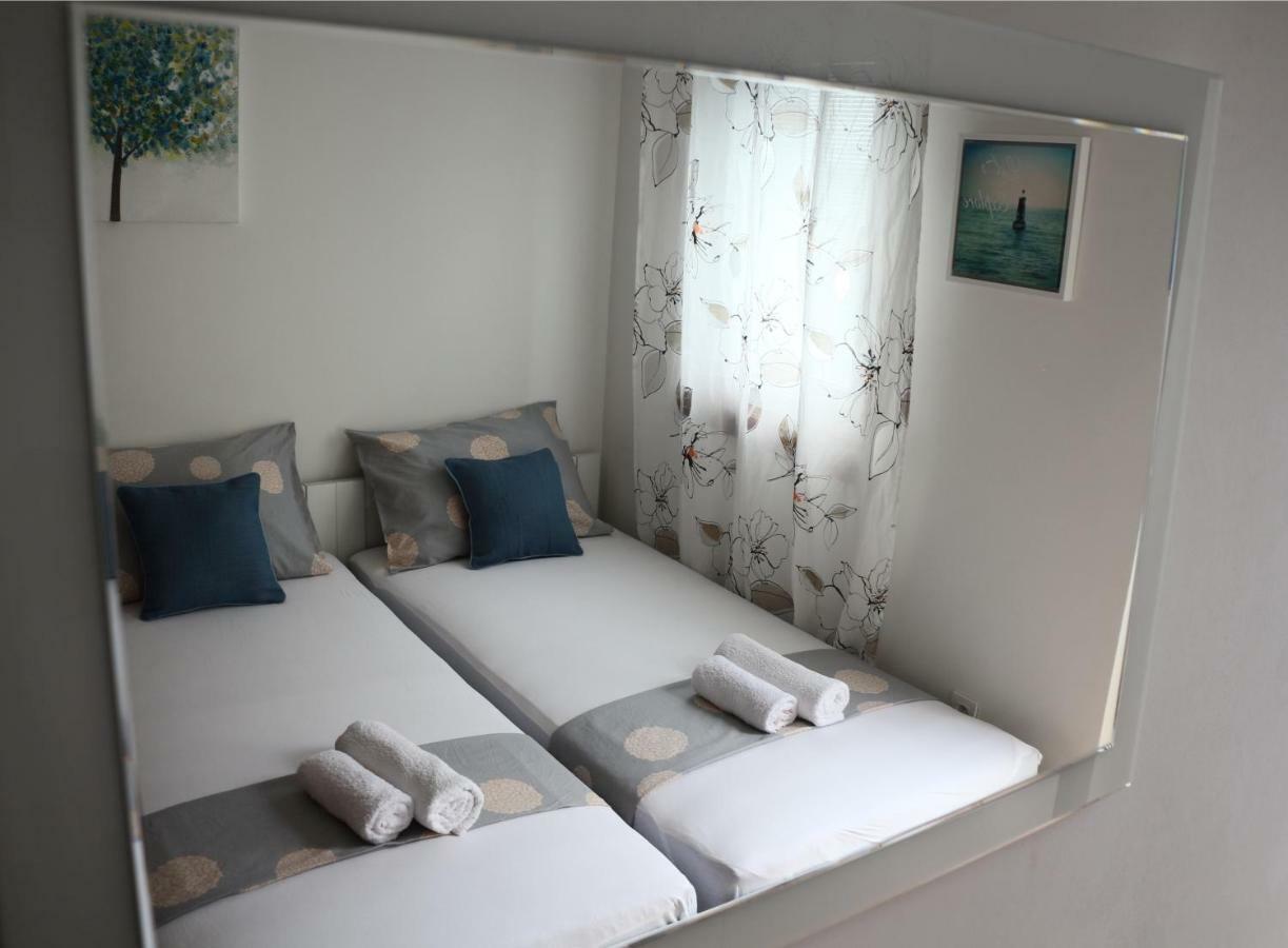 Apartment Mlacic Hvar Island Exteriör bild